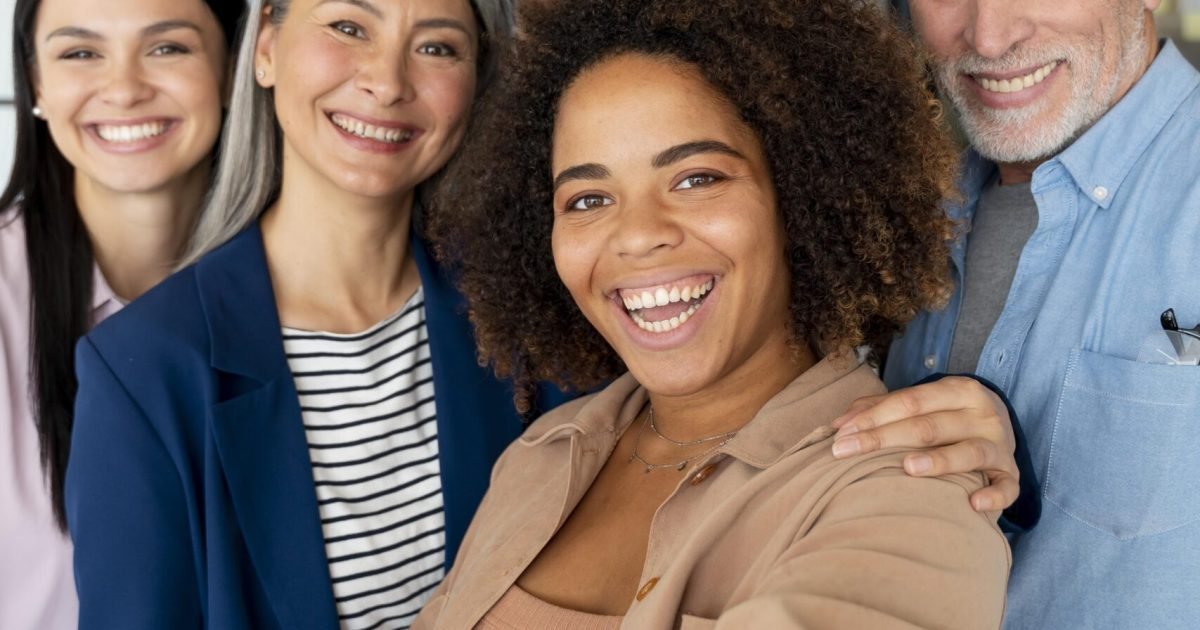 DISCOVER-THE-BENEFITS-OF-LLLT-WAVELENGTHS- Red LLT BLUE - LLLT NEAR-INFRARED LLLT - YELLOW LLLT - GREEN LLLT www.ledlighttherapyshop.com image by FREEPik